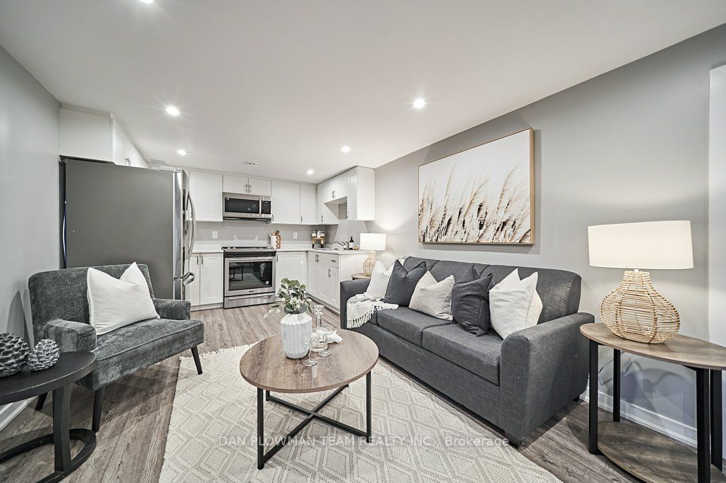 46 Canadian Oaks Dr