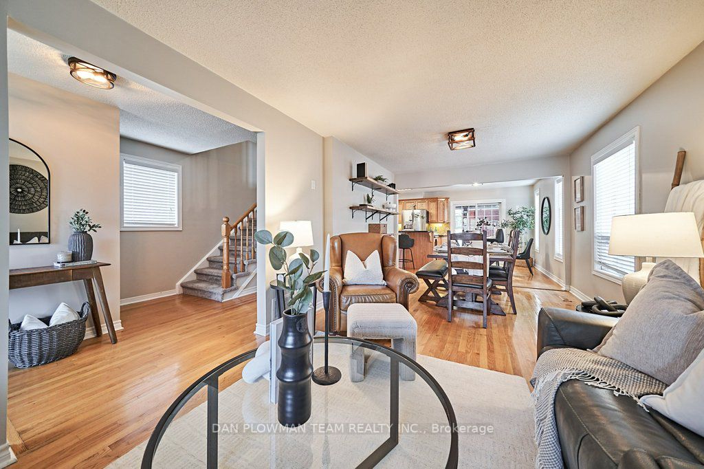 46 Canadian Oaks Dr
