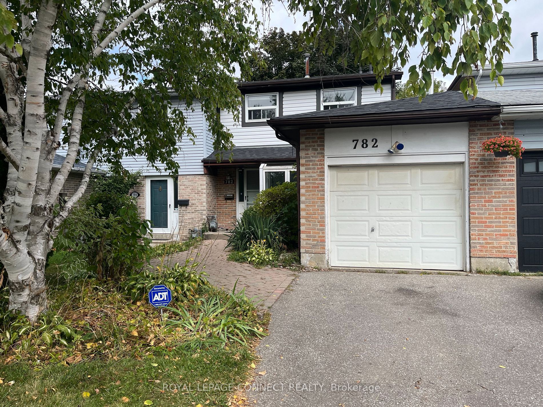 782 Gentry Cres