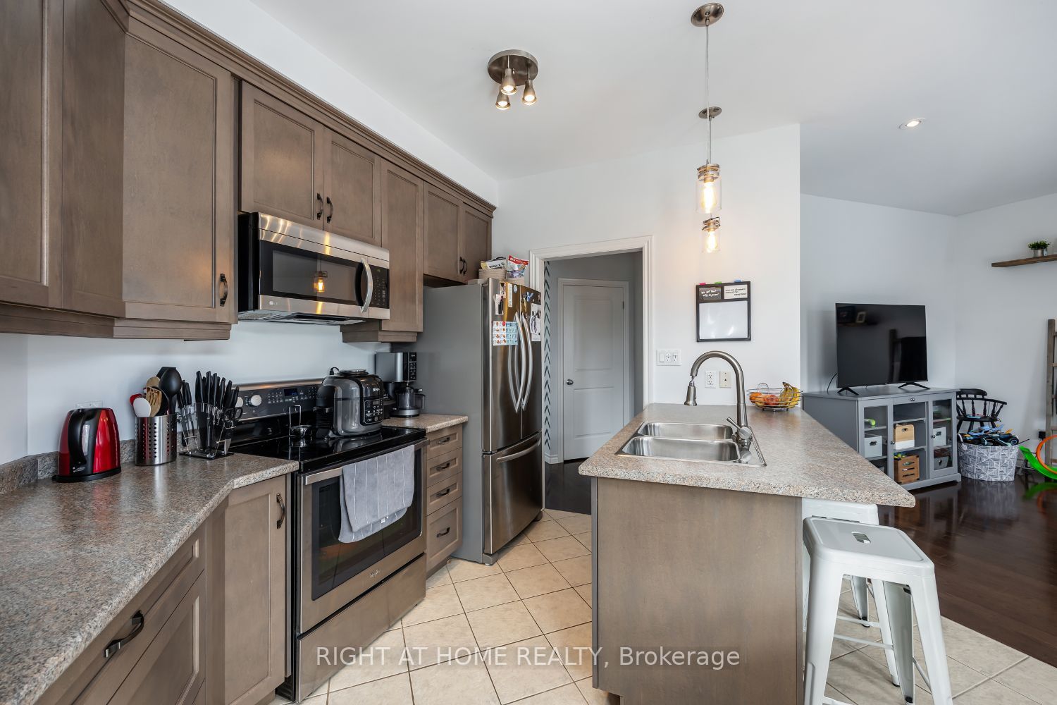 83 Harvey Jones Ave