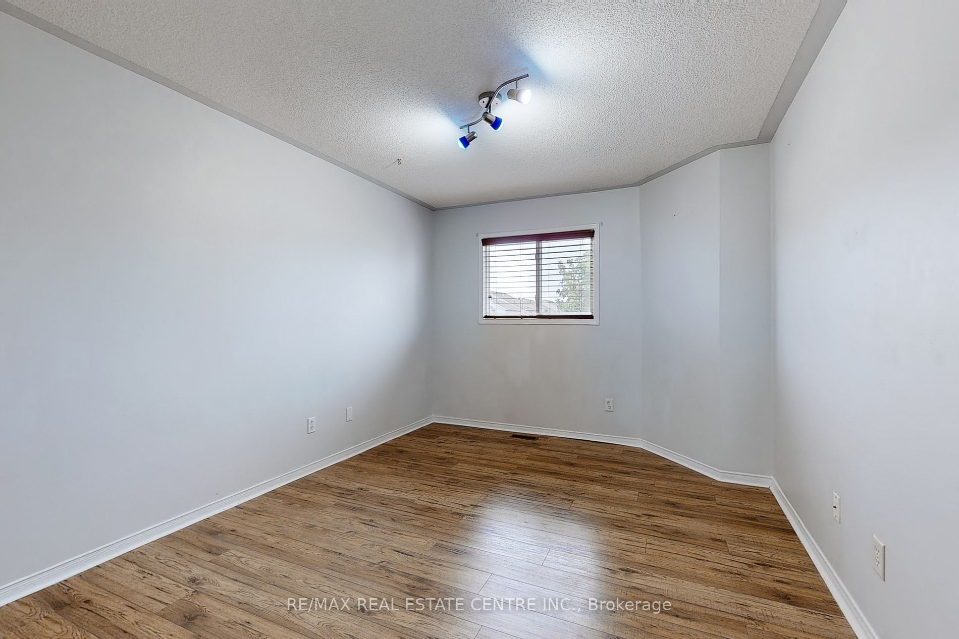 98 Wilkins Cres