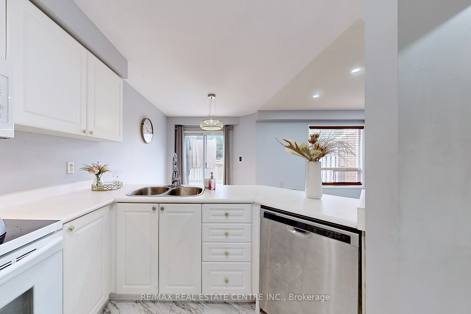 98 Wilkins Cres