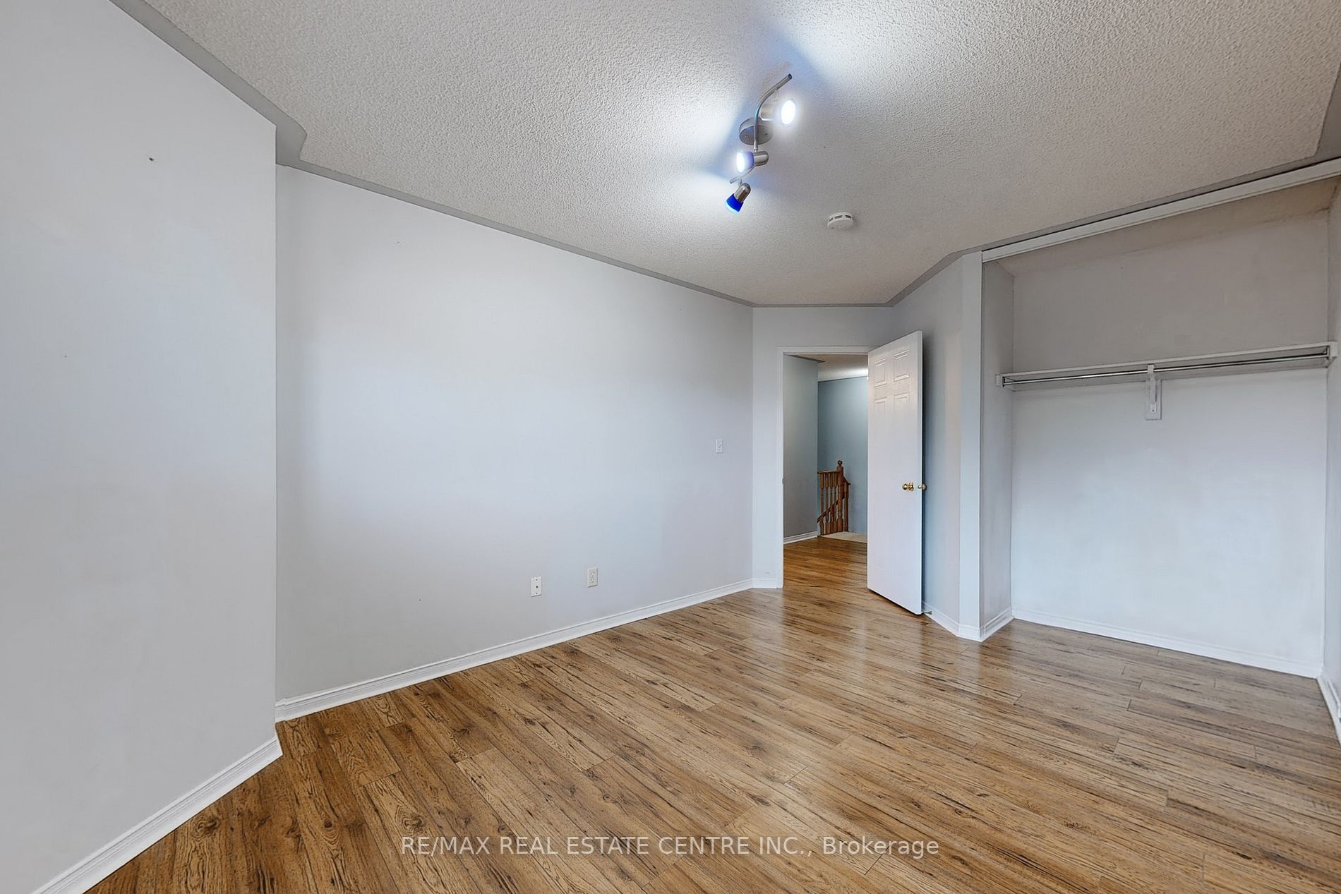 98 Wilkins Cres
