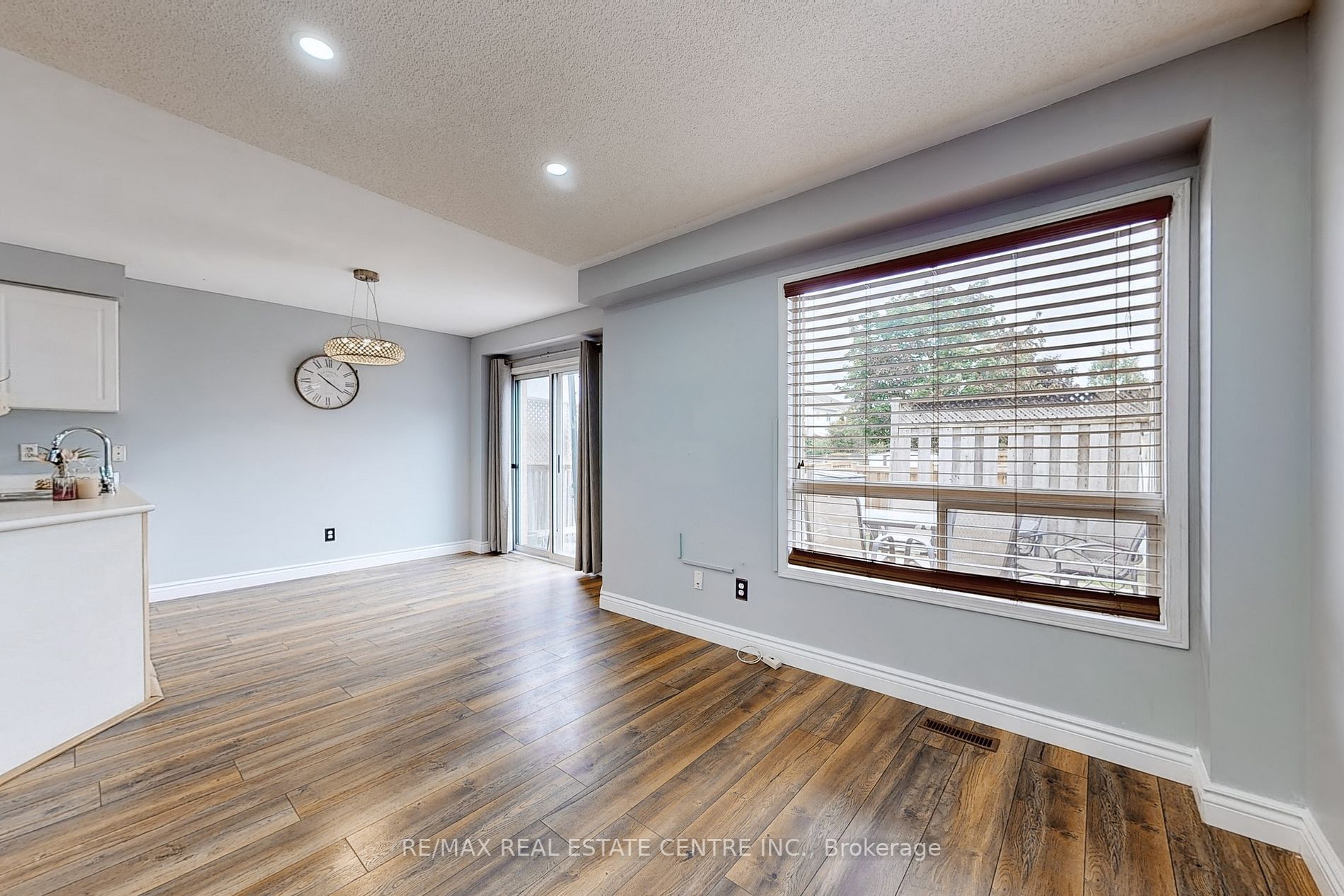 98 Wilkins Cres