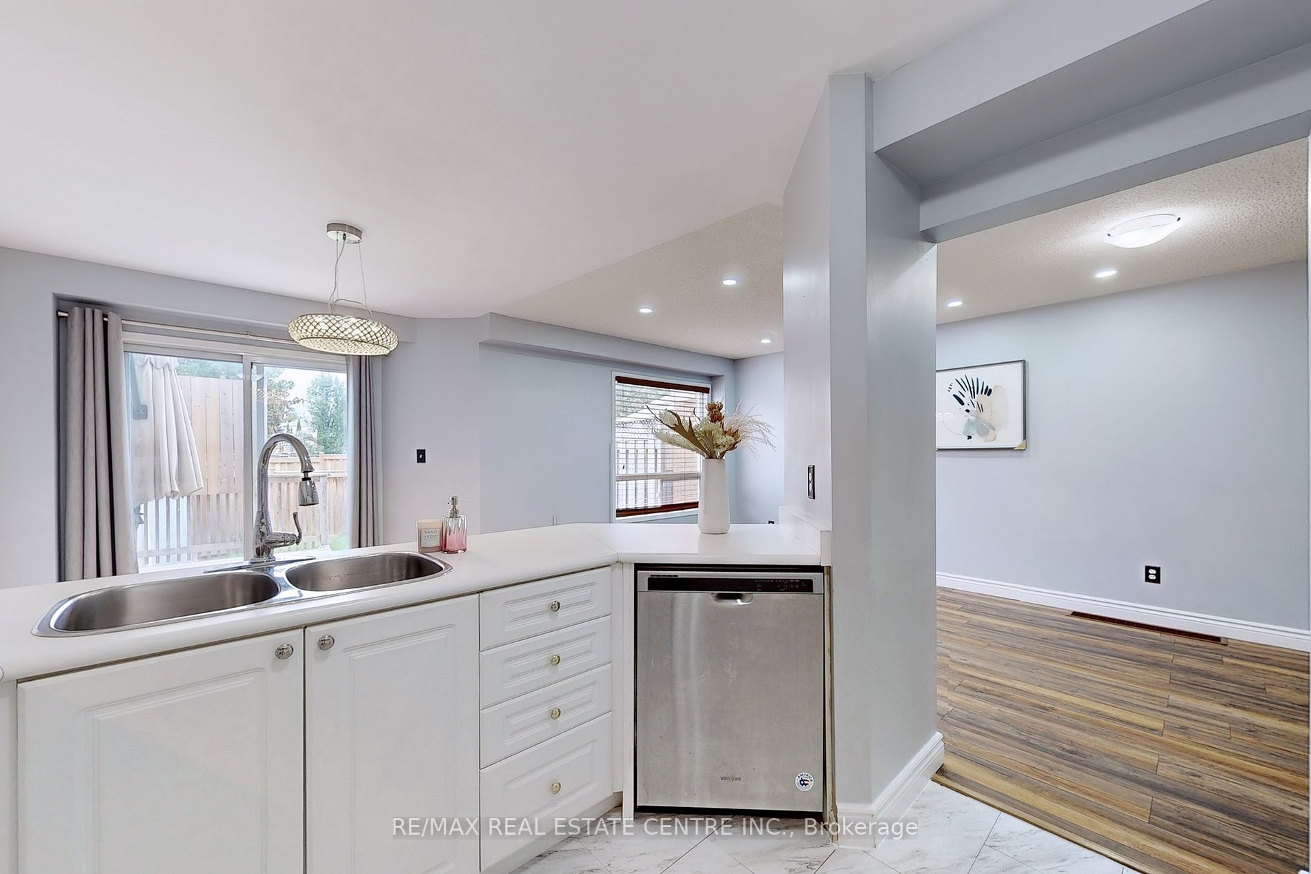 98 Wilkins Cres