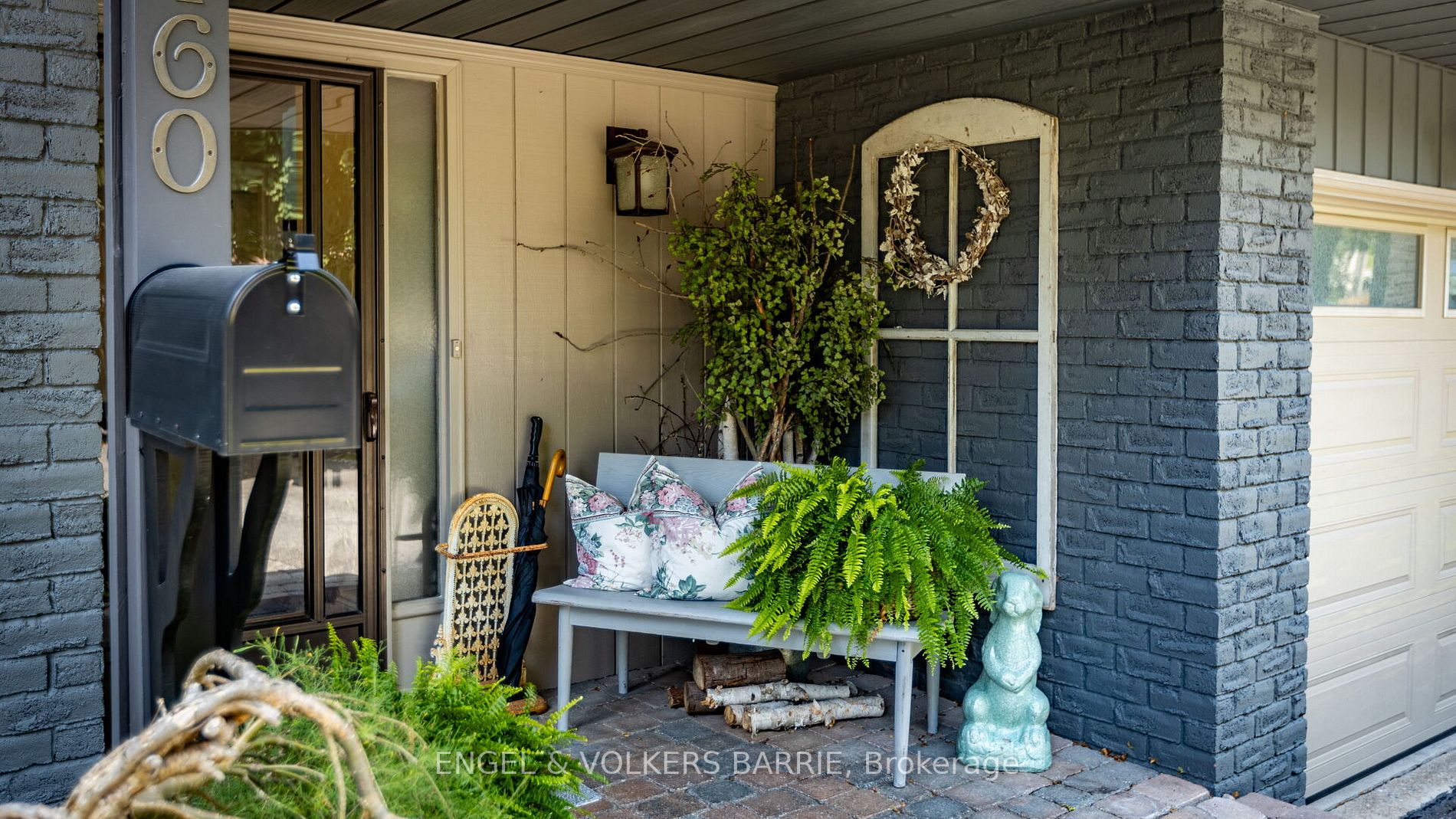 460 Paddington Cres
