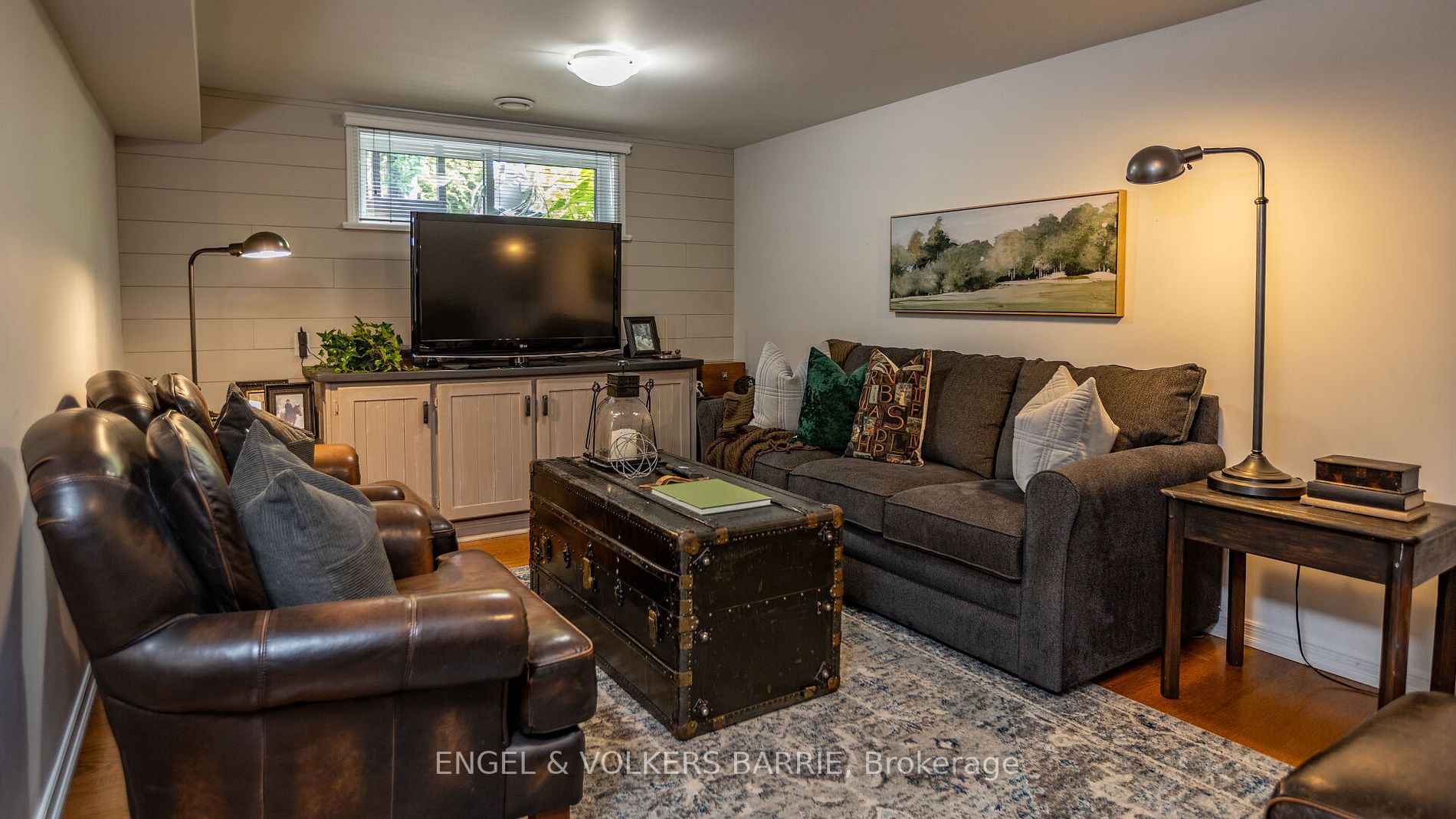 460 Paddington Cres