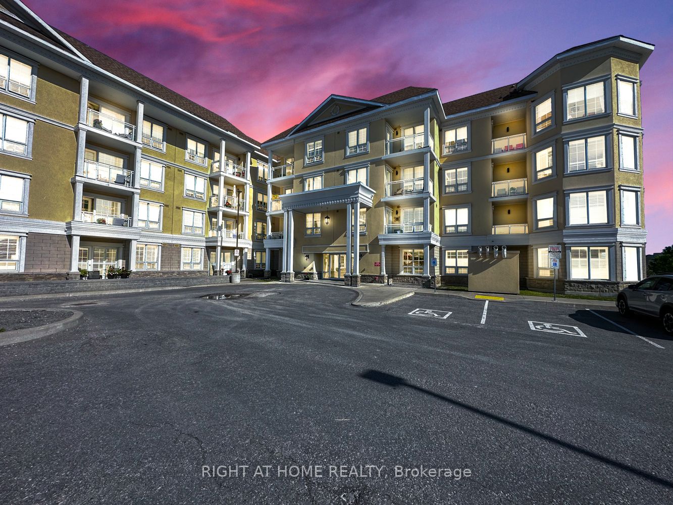 21 Brookhouse Dr, #116