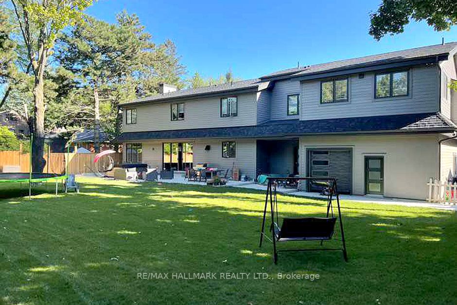 18 Windy Ridge Dr