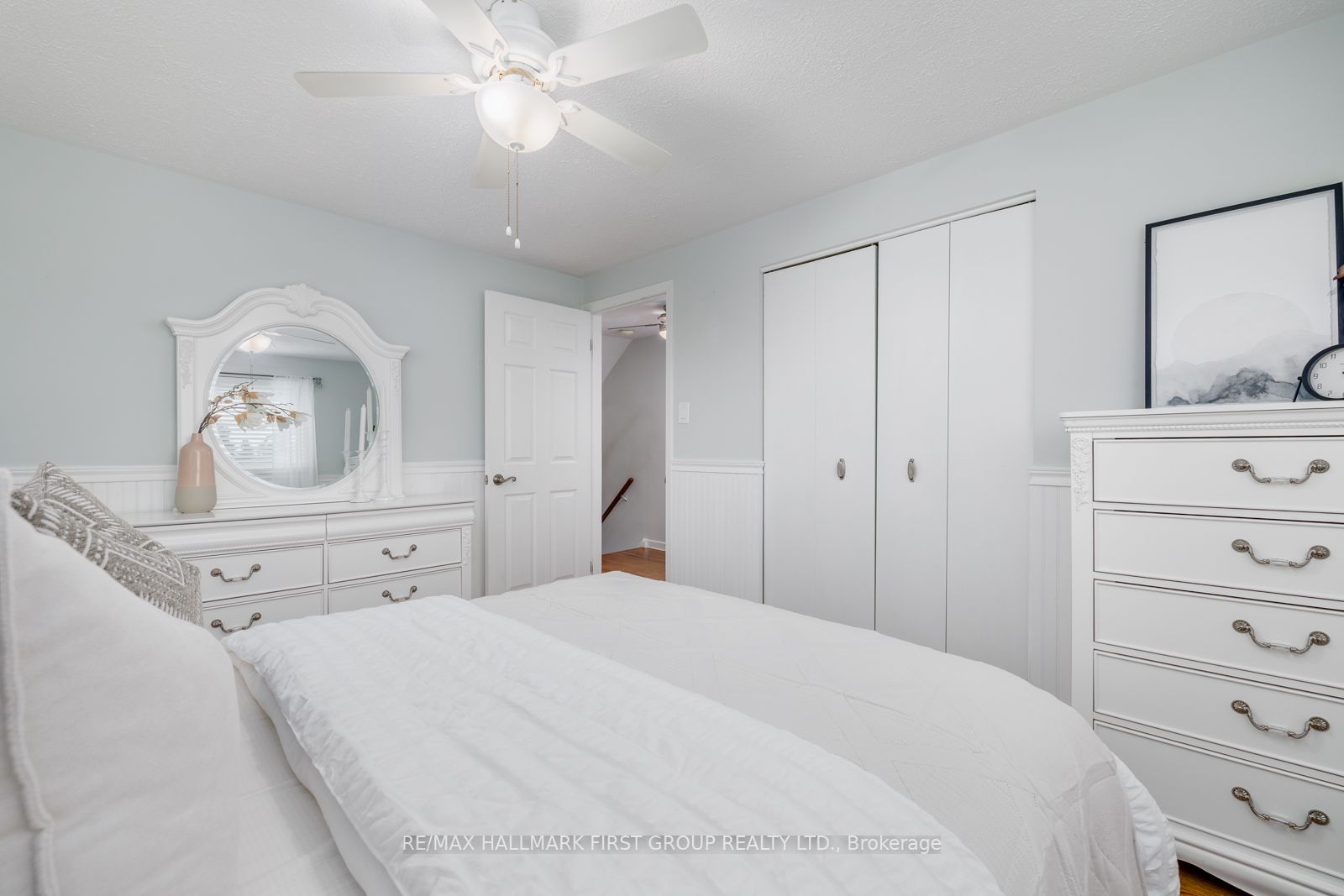 8 Albery Crescent