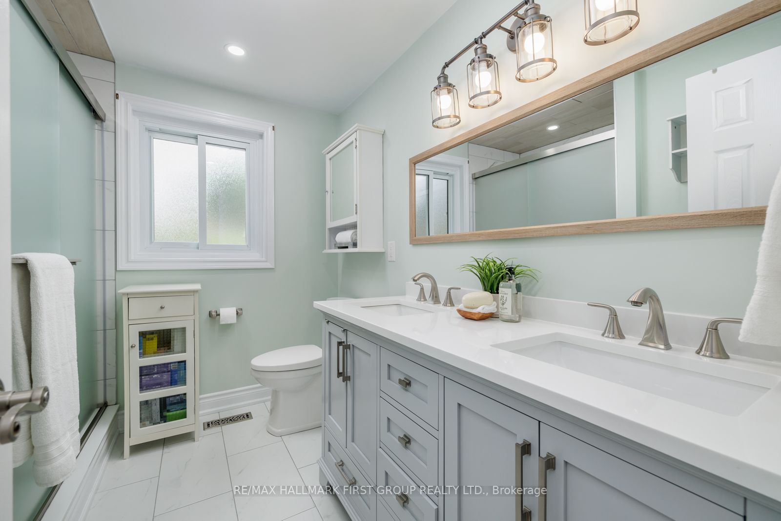 8 Albery Crescent