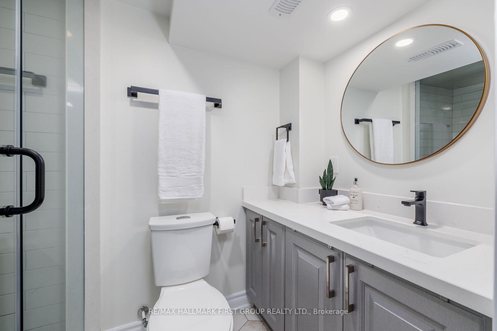8 Albery Crescent