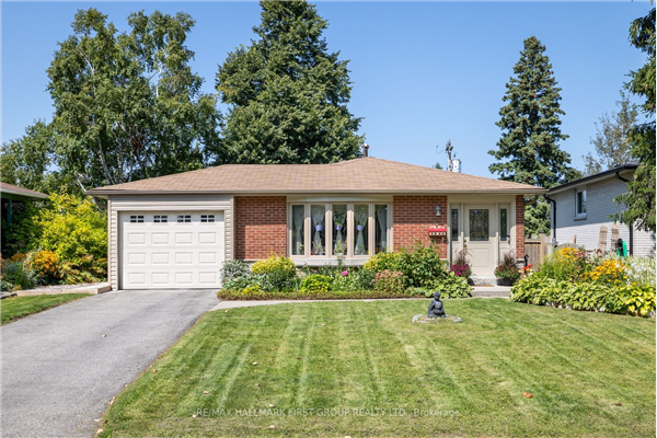 8 Albery Cres, Ajax