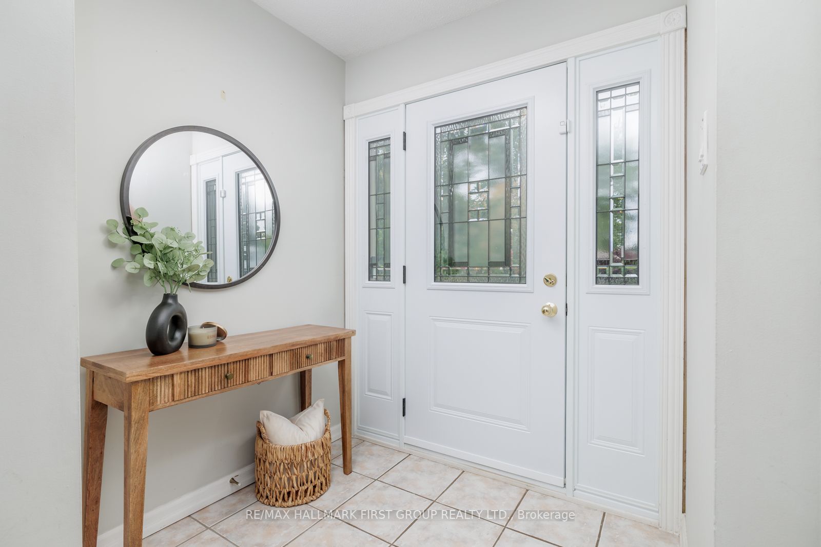 8 Albery Crescent