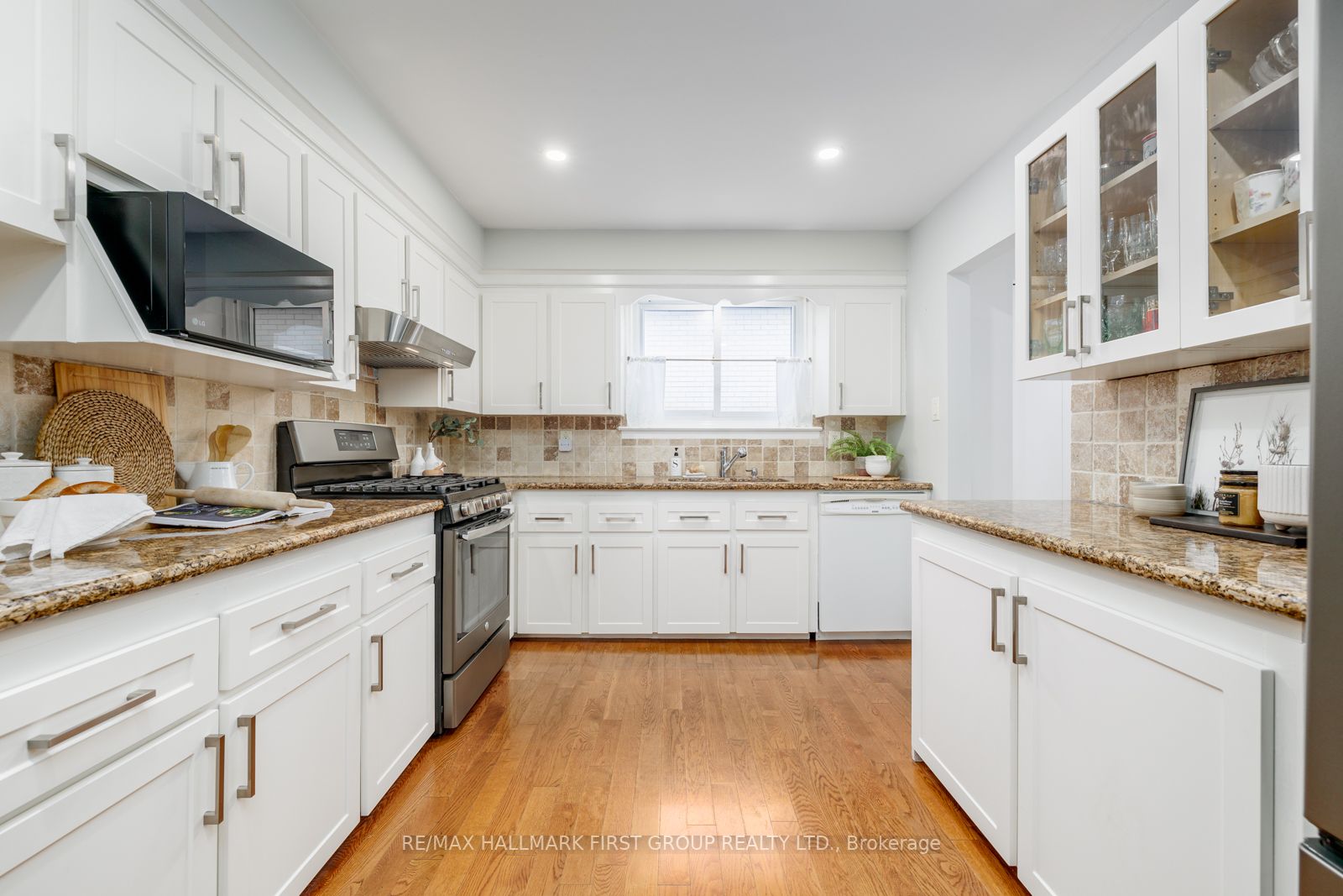 8 Albery Crescent