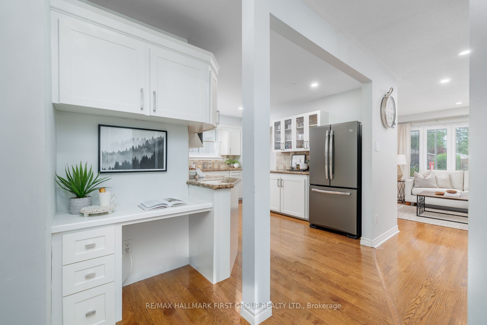 8 Albery Crescent