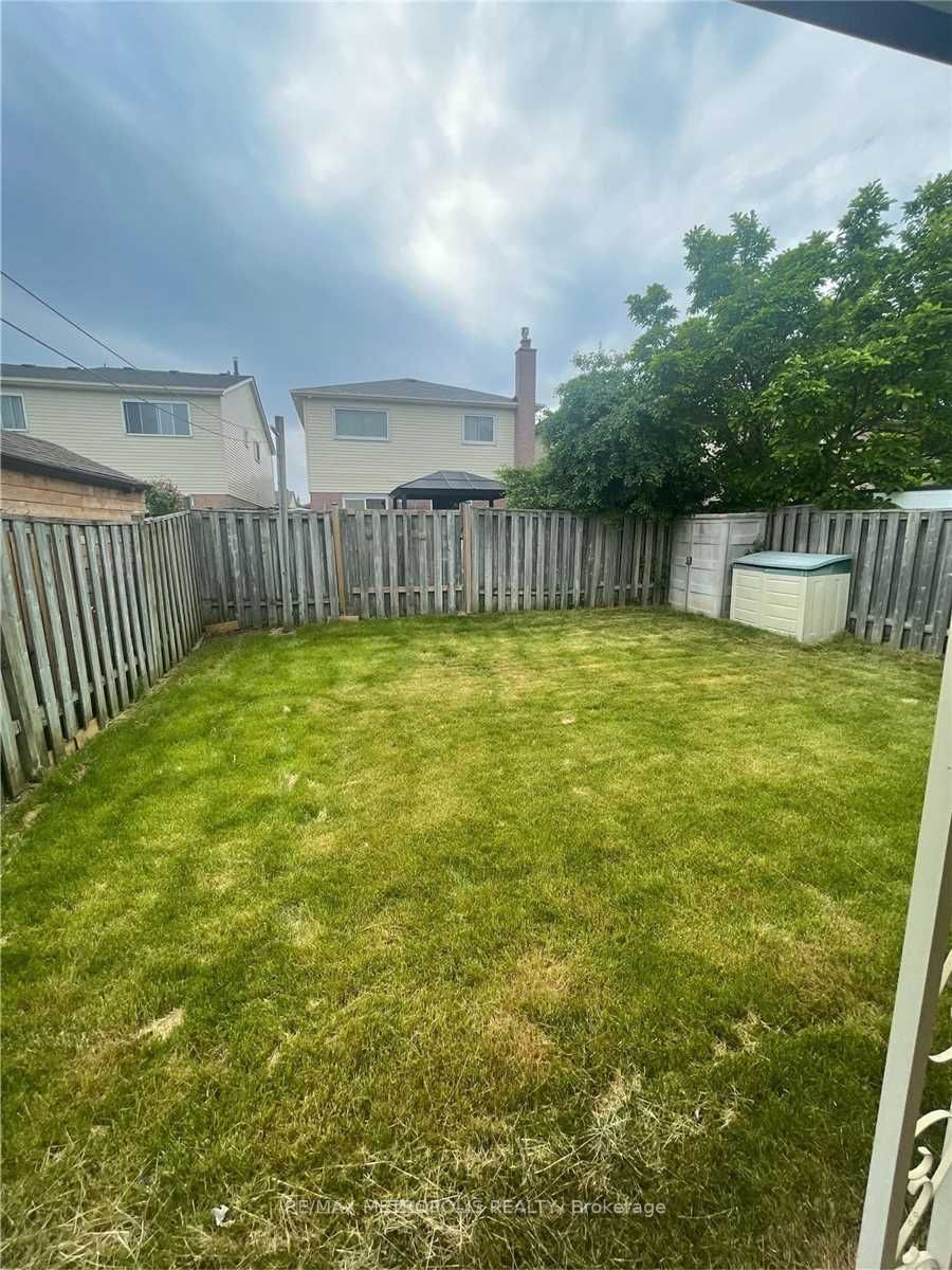 47 Gilmour Dr