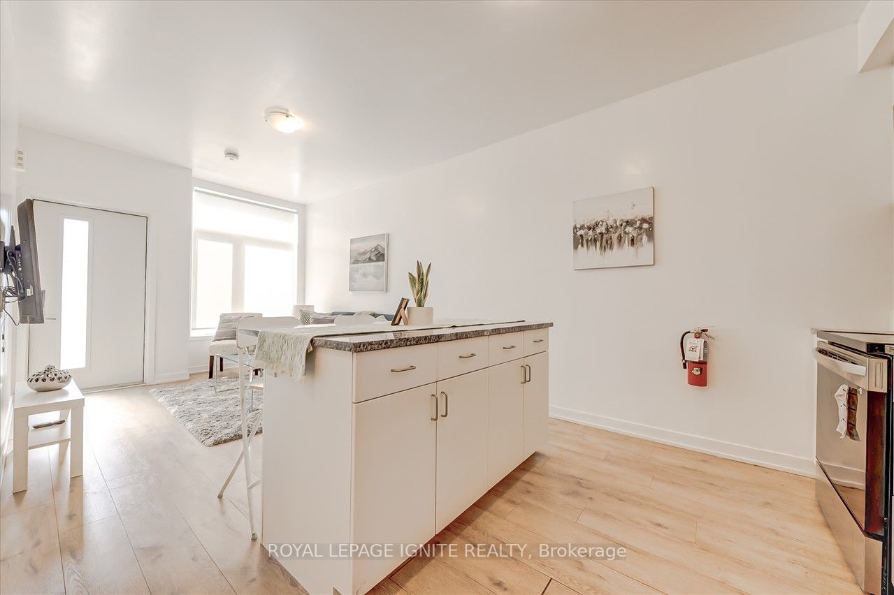 1760 Simcoe Street N, #89