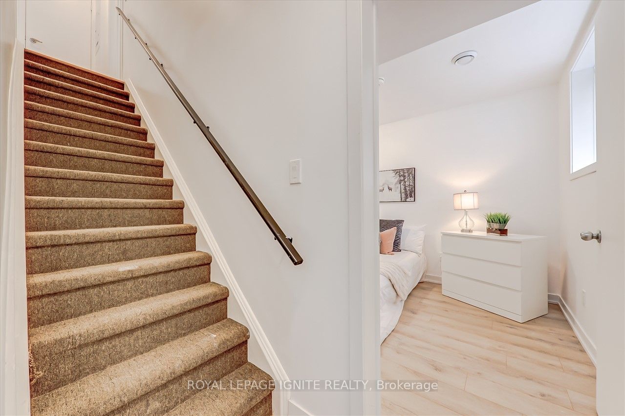 1760 Simcoe Street N, #89