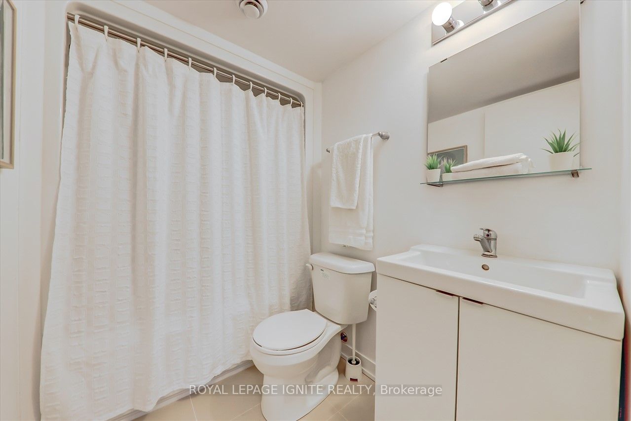 1760 Simcoe Street N, #89