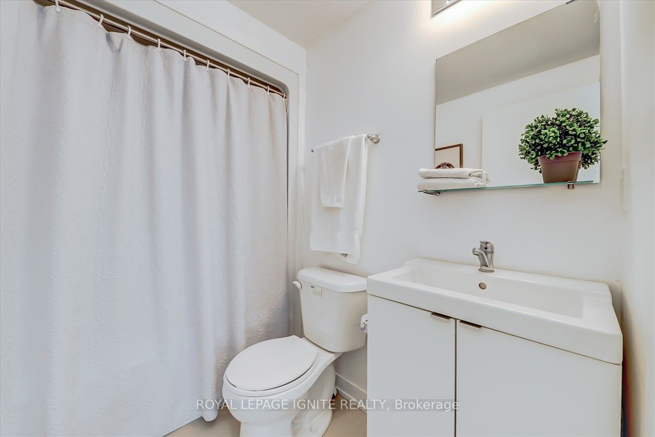 1760 Simcoe Street N, #89