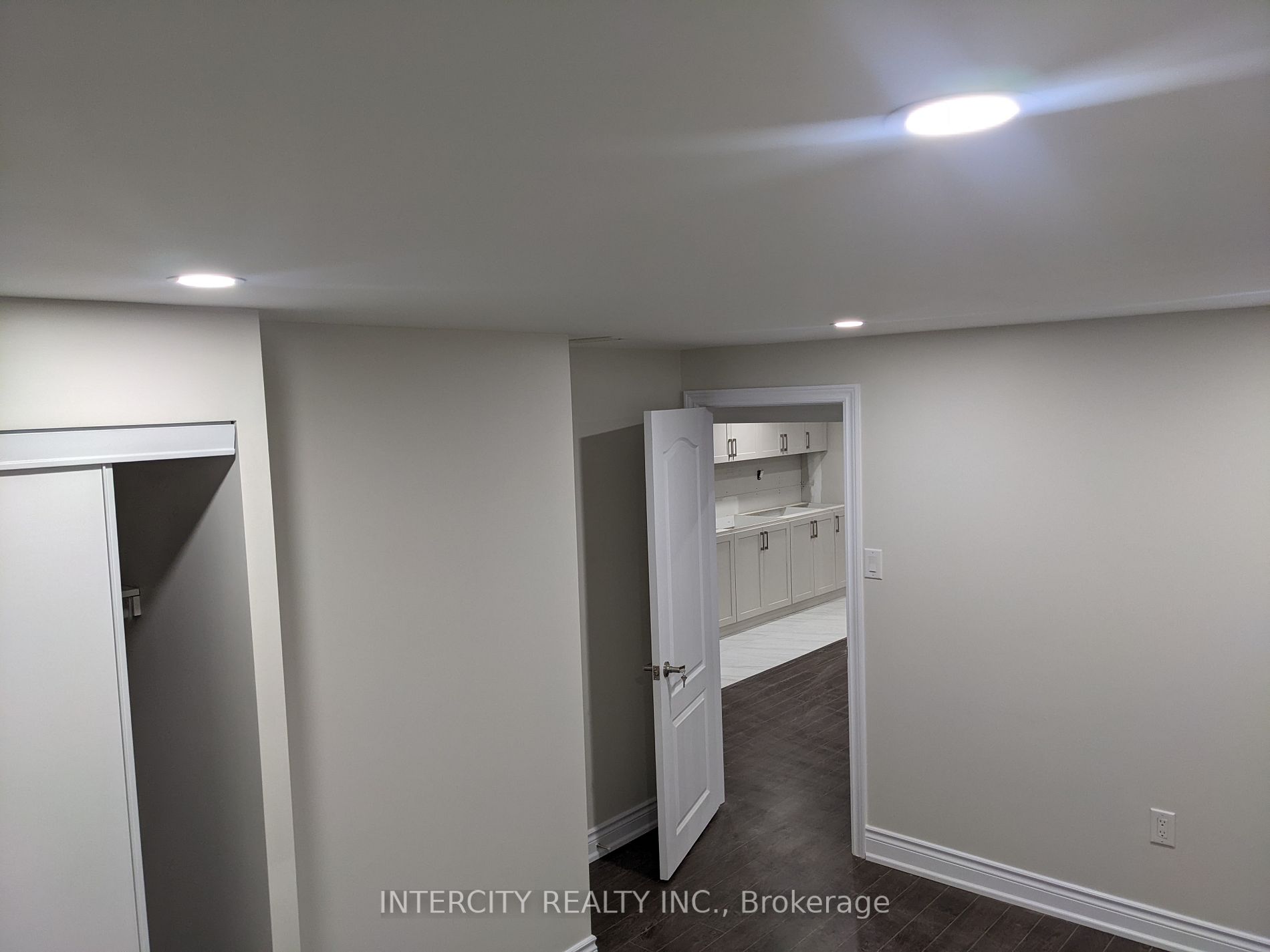 8 Mccourt Dr, #(Bsmt)