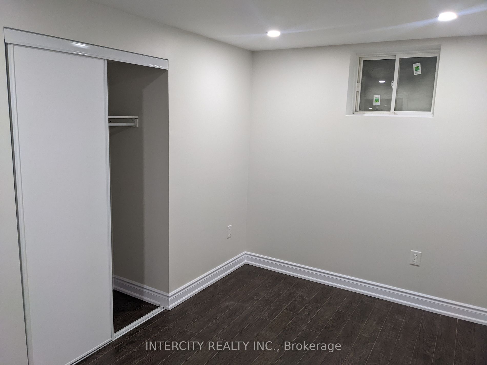 8 Mccourt Dr, #(Bsmt)