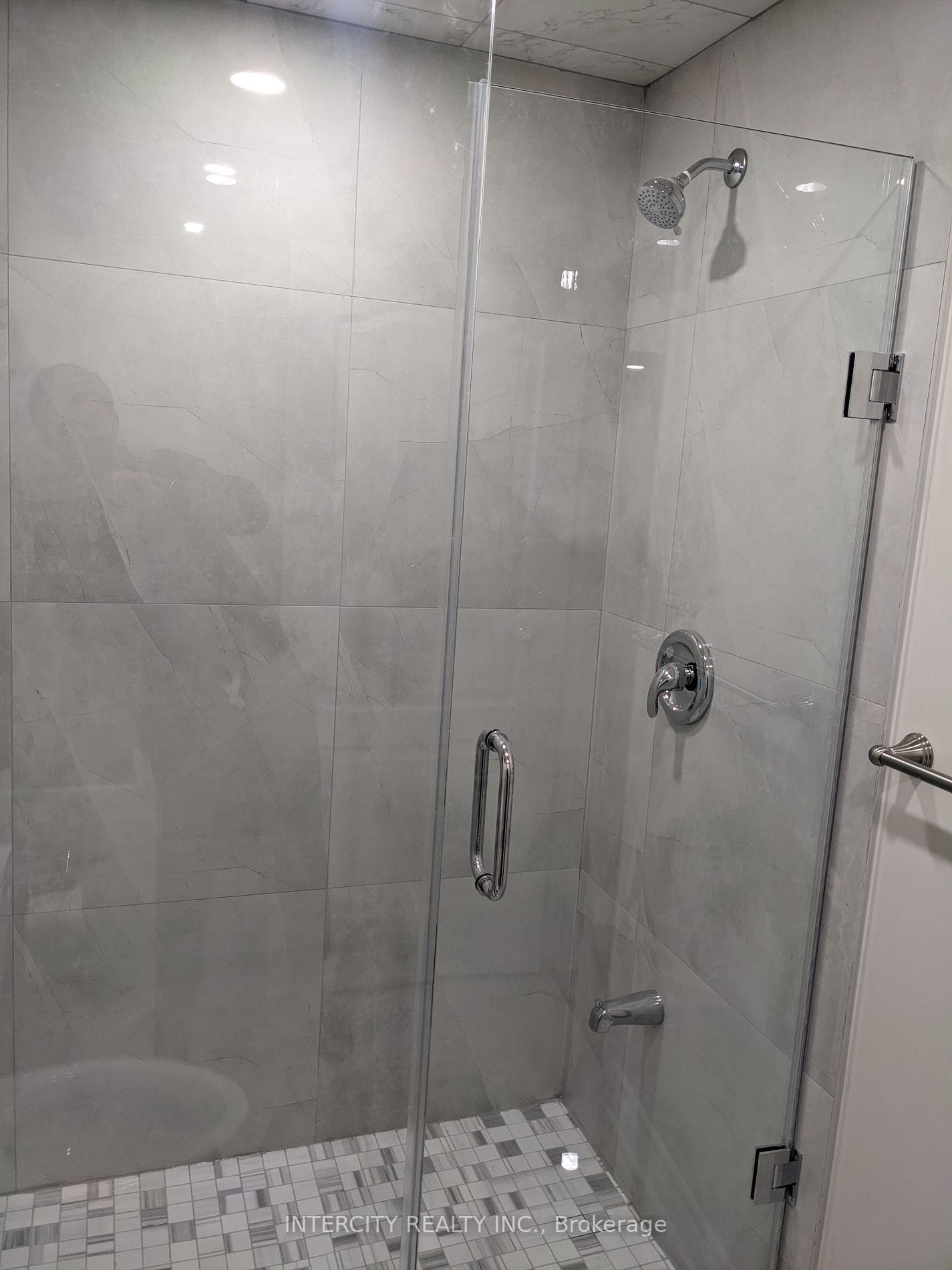 8 Mccourt Dr, #(Bsmt)