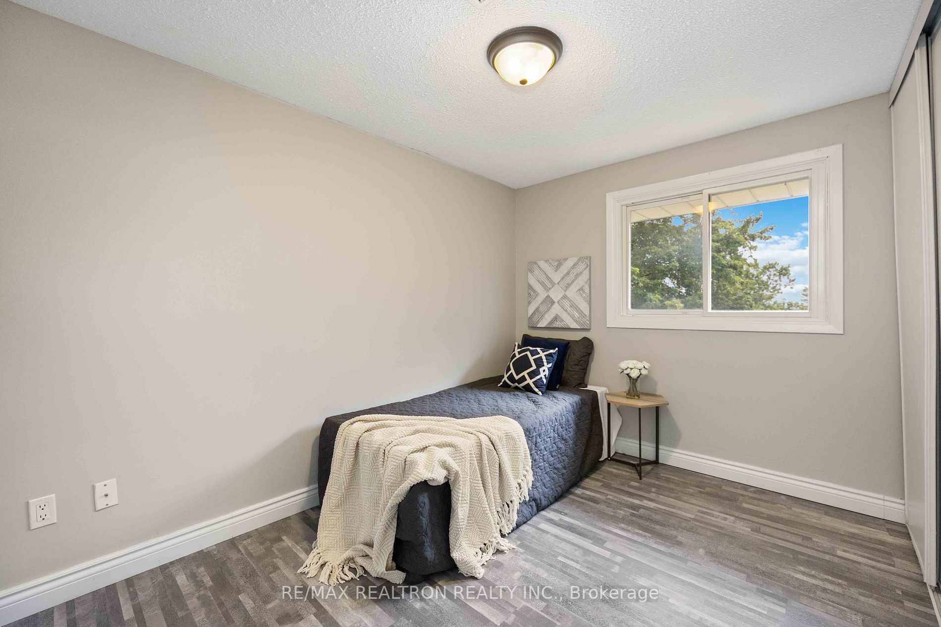 514 Capilano Court, #Upper