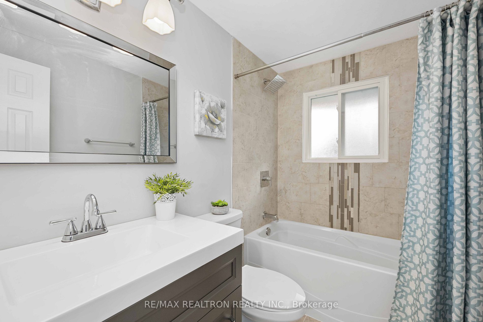 514 Capilano Court, #Upper