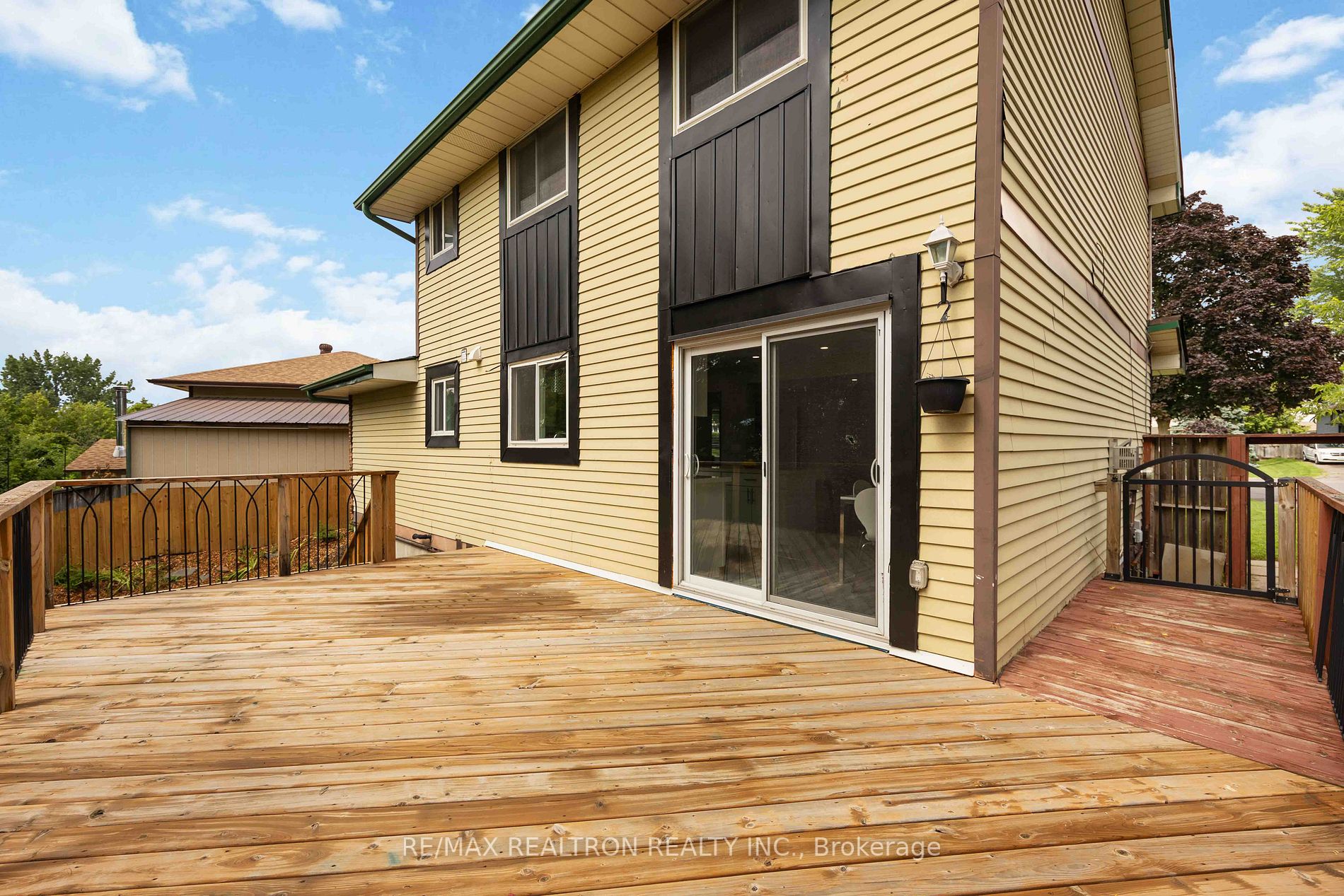514 Capilano Crt, #Upper