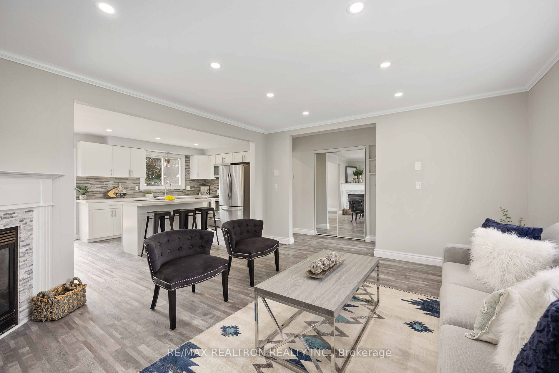 514 Capilano Court, #Upper