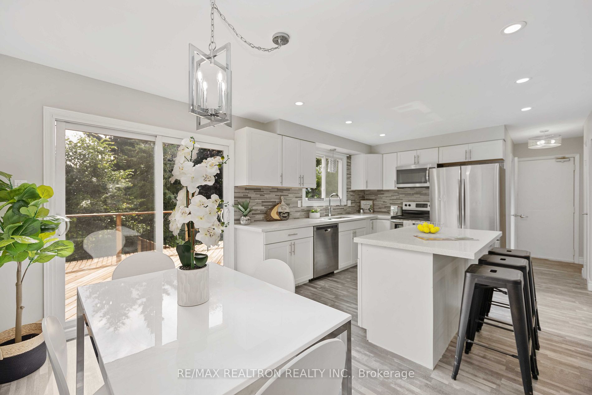 514 Capilano Court, #Upper