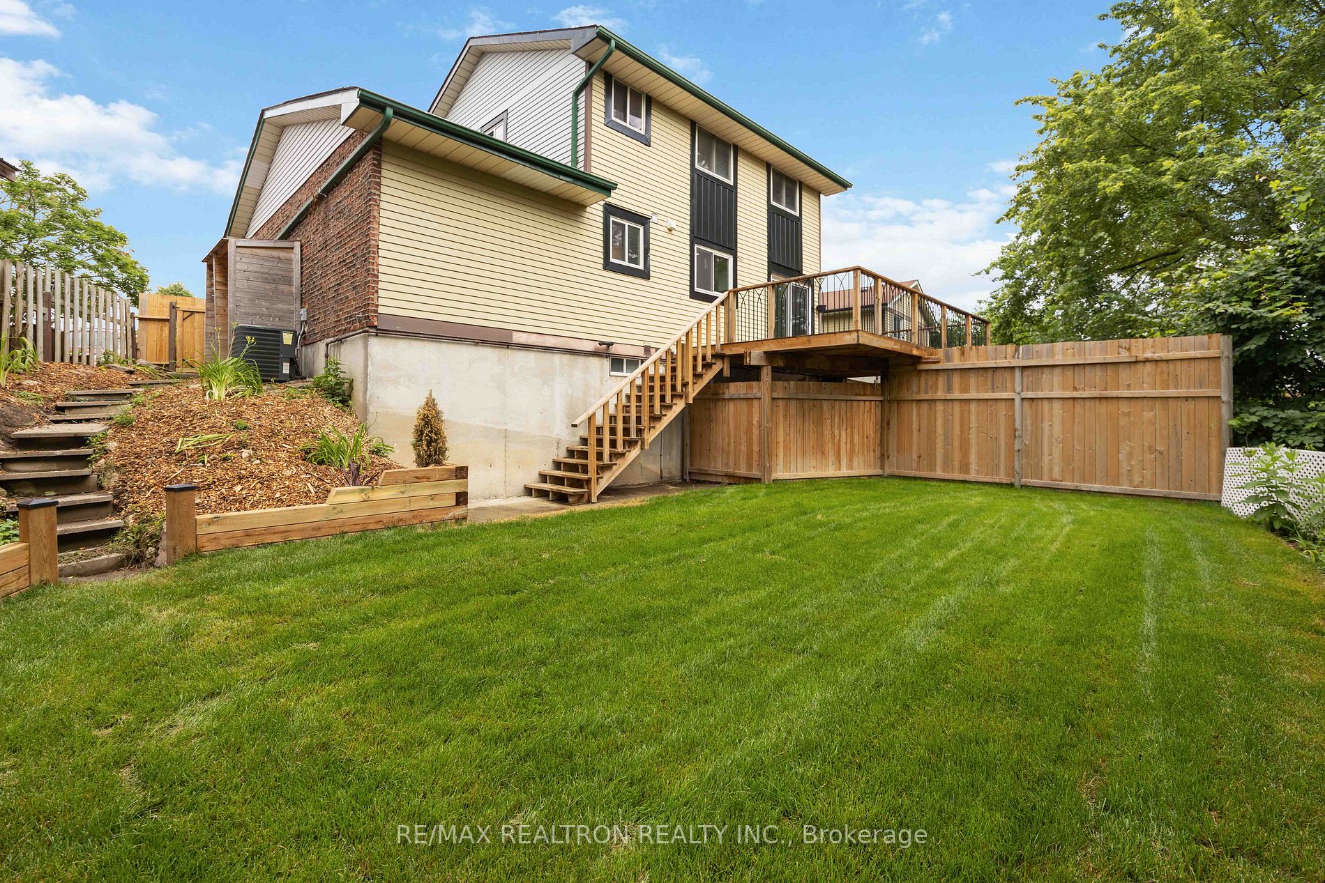 514 Capilano Crt, #Upper