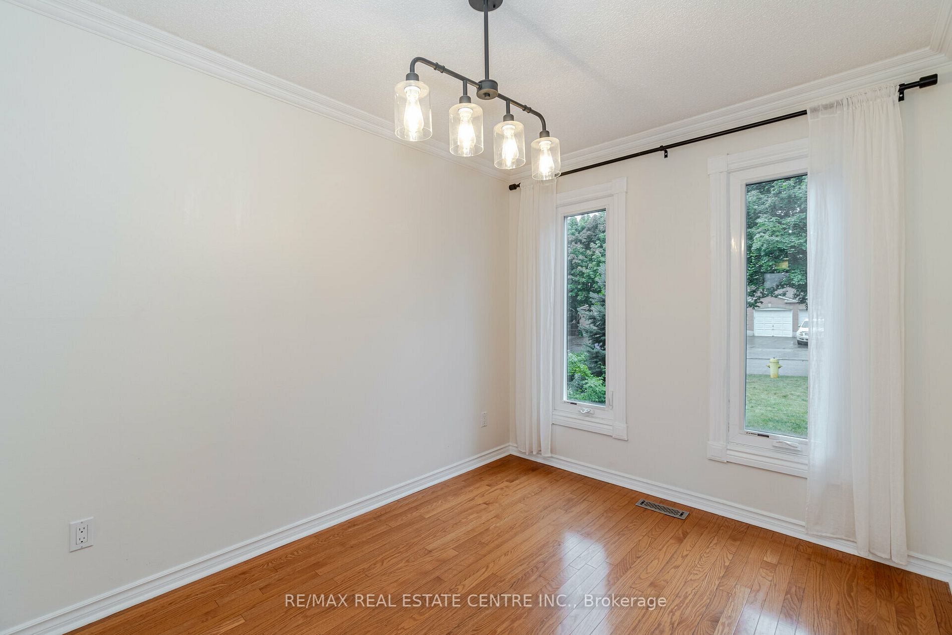 35 Fernbank Place
