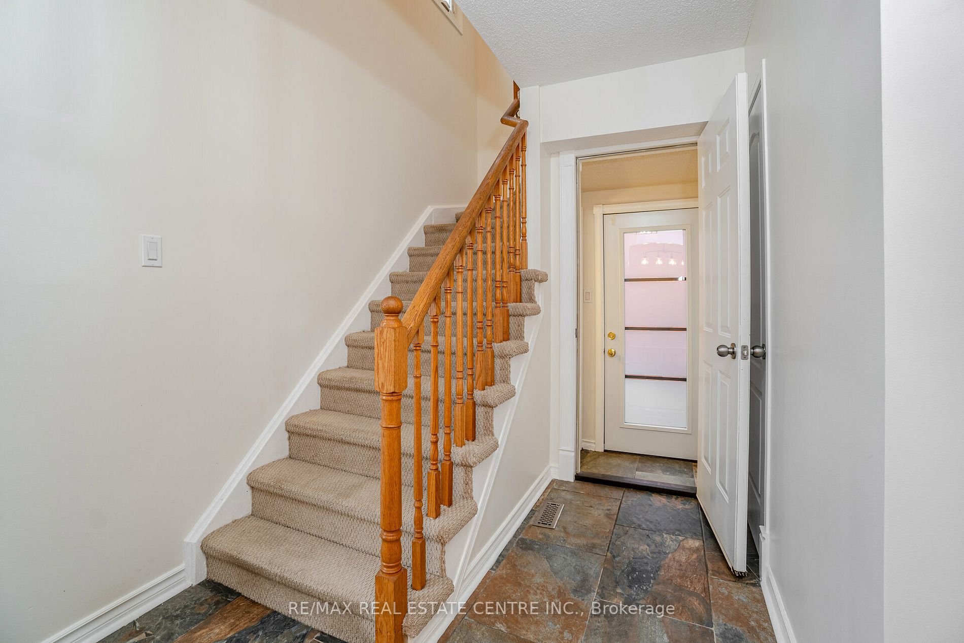 35 Fernbank Place