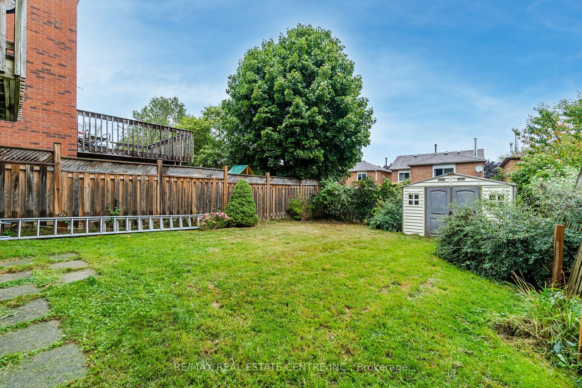 35 Fernbank Pl