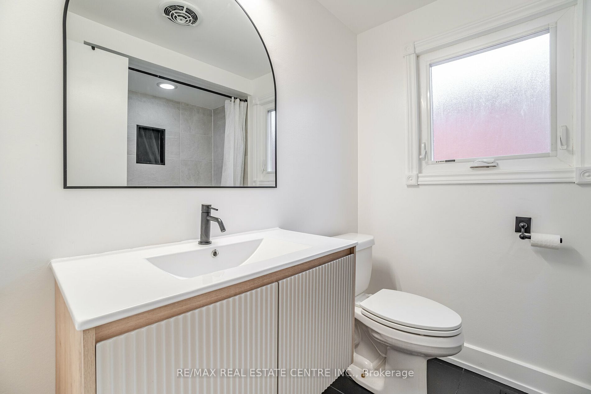 35 Fernbank Place