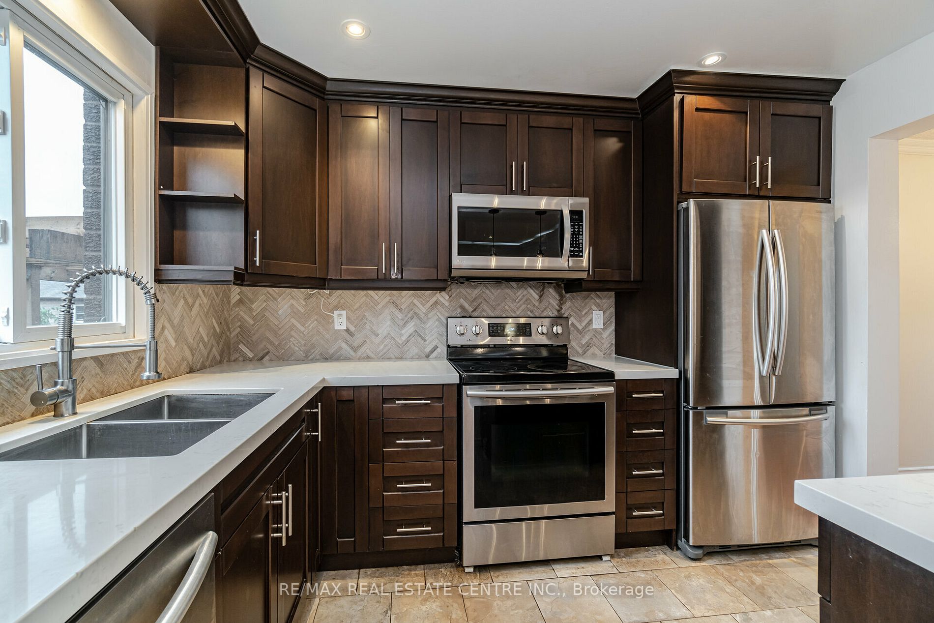 35 Fernbank Place