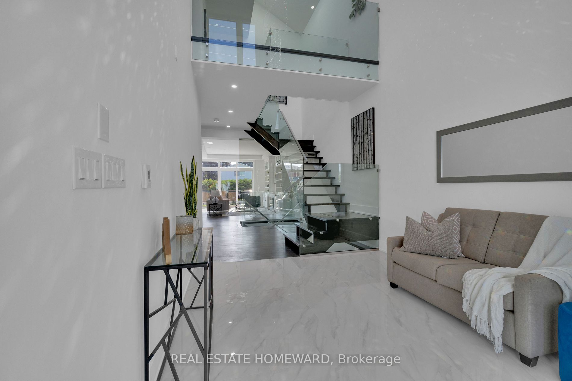 334 Thornton Road N
