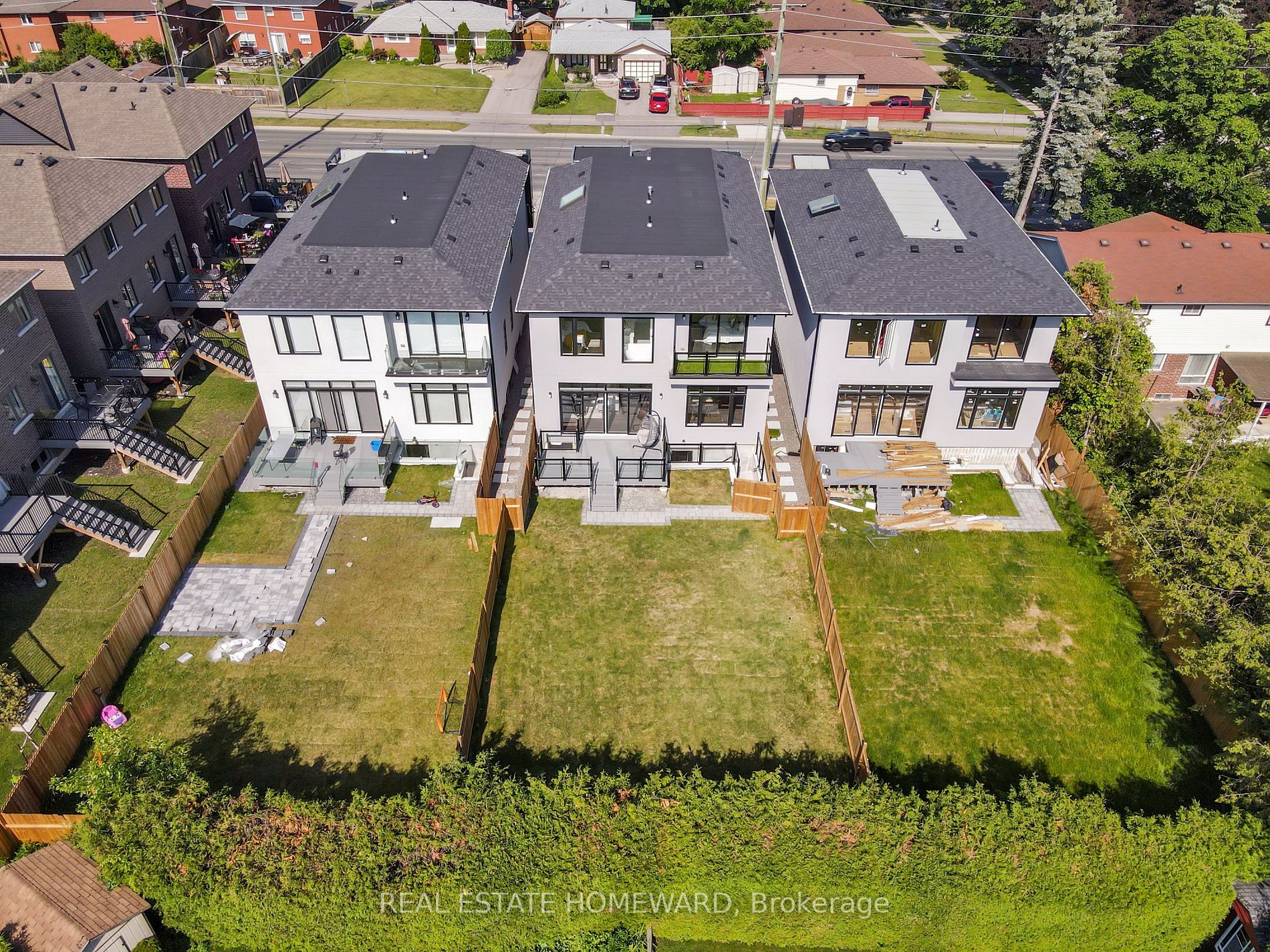 334 Thornton Road N
