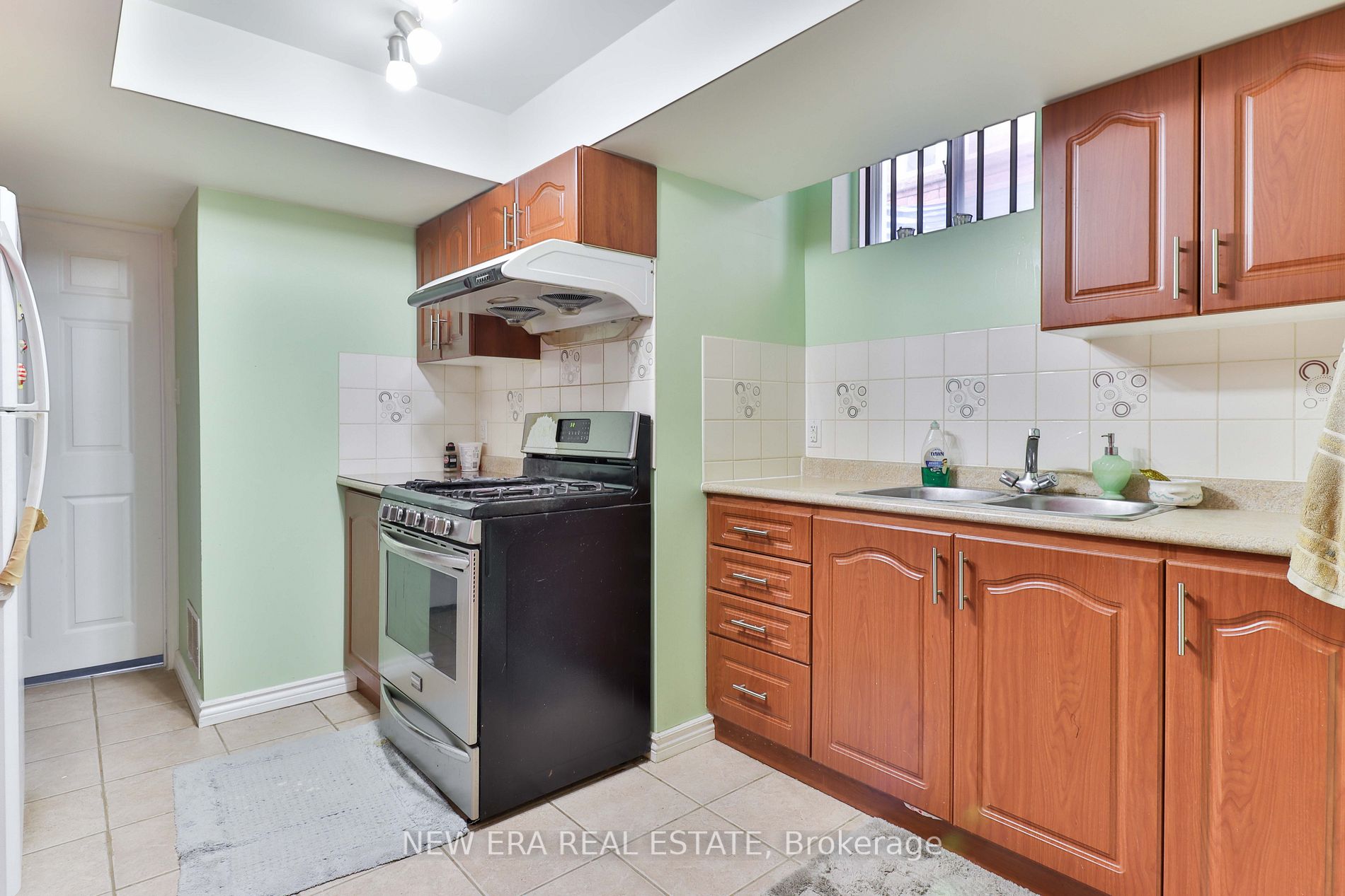 82 Vivian Rd