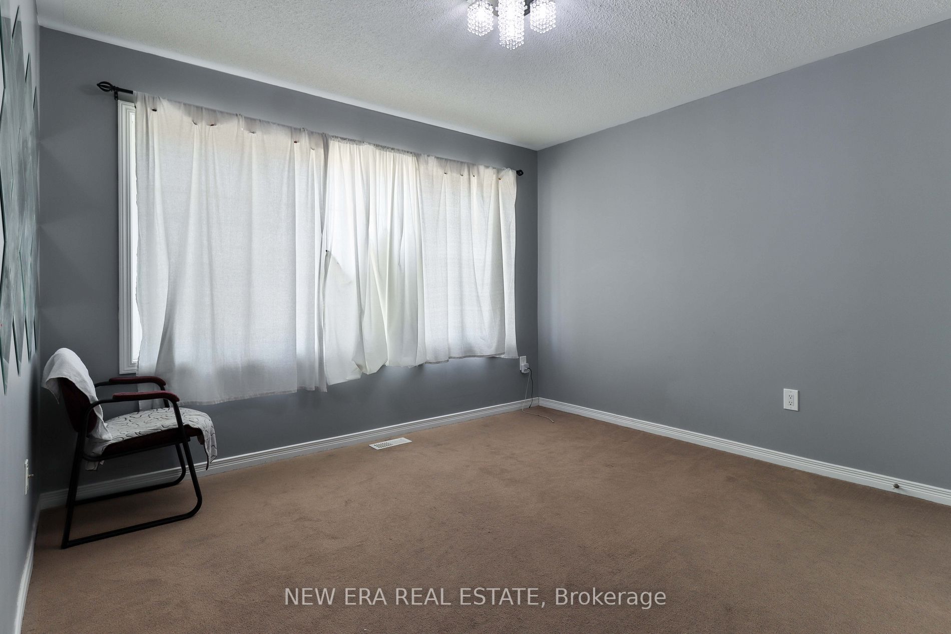 82 Vivian Rd