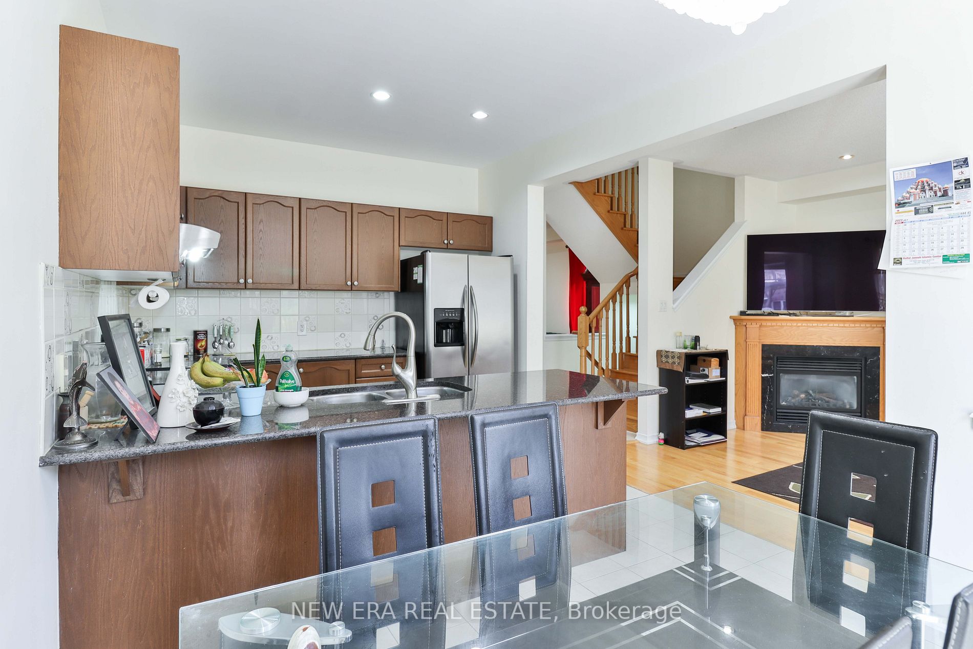 82 Vivian Rd