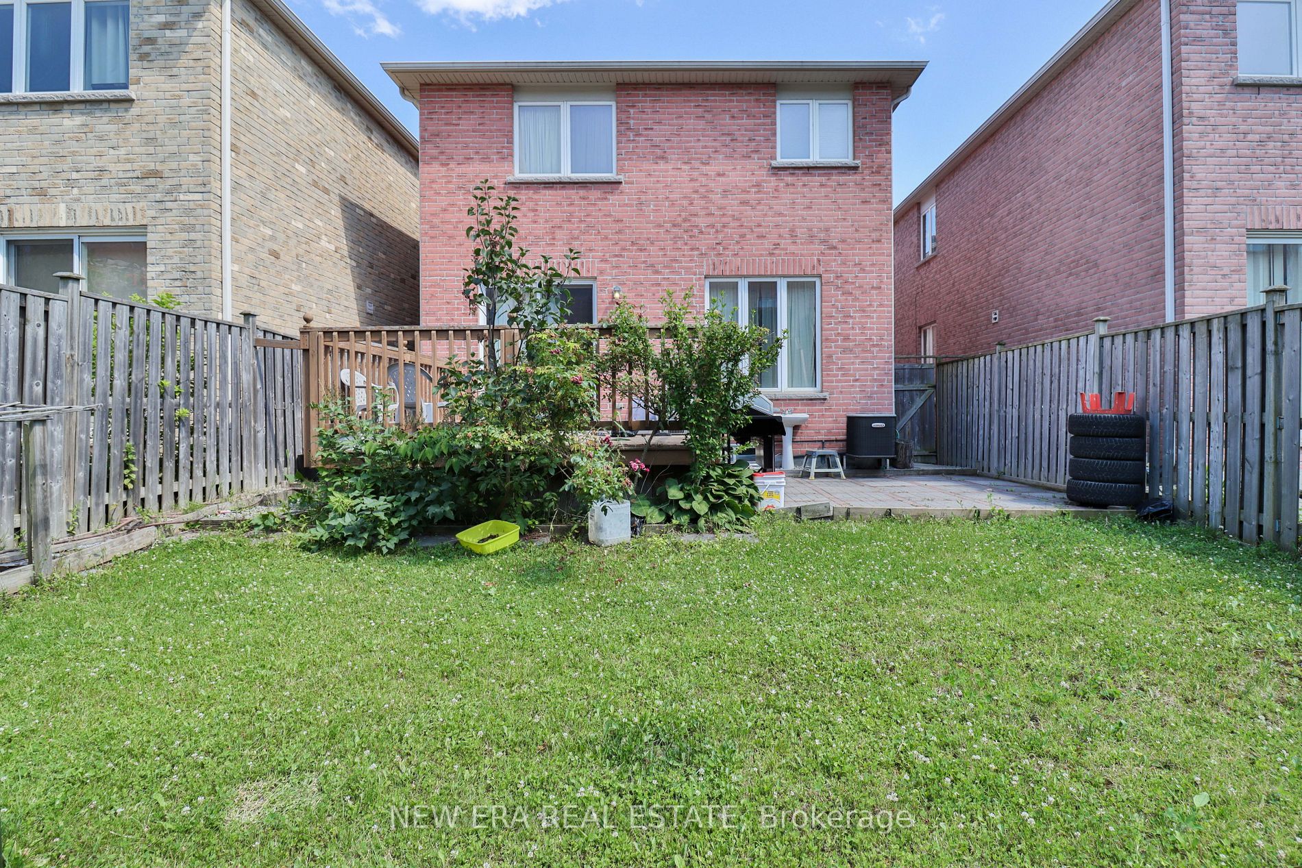 82 Vivian Rd
