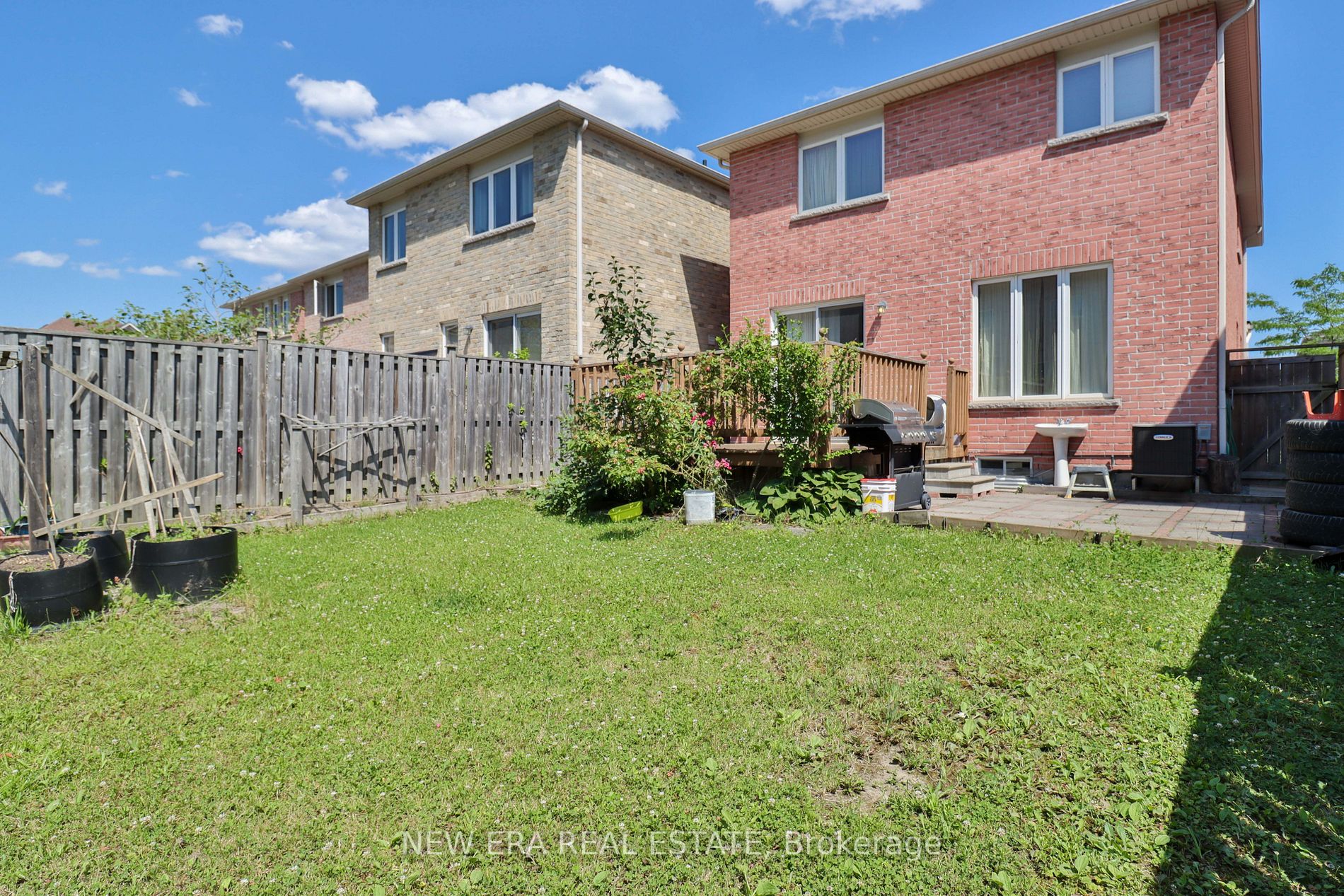 82 Vivian Rd