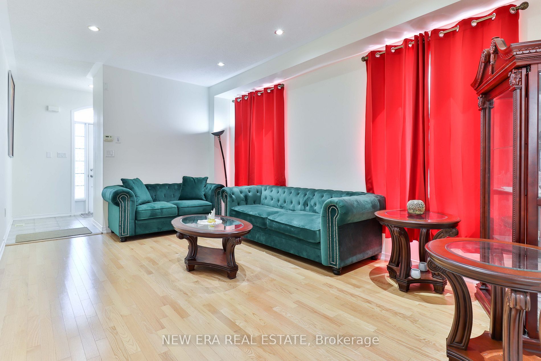 82 Vivian Rd