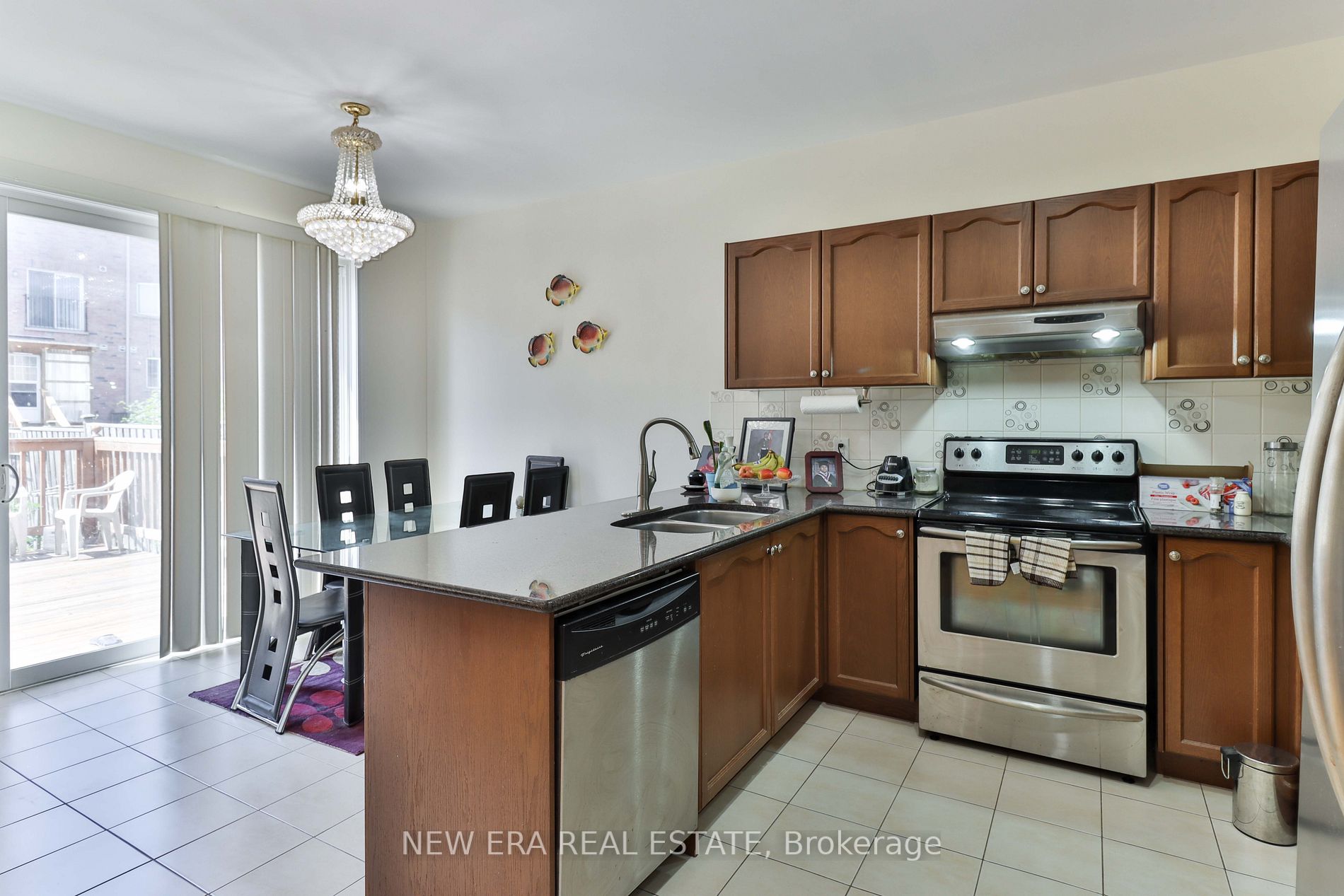 82 Vivian Rd