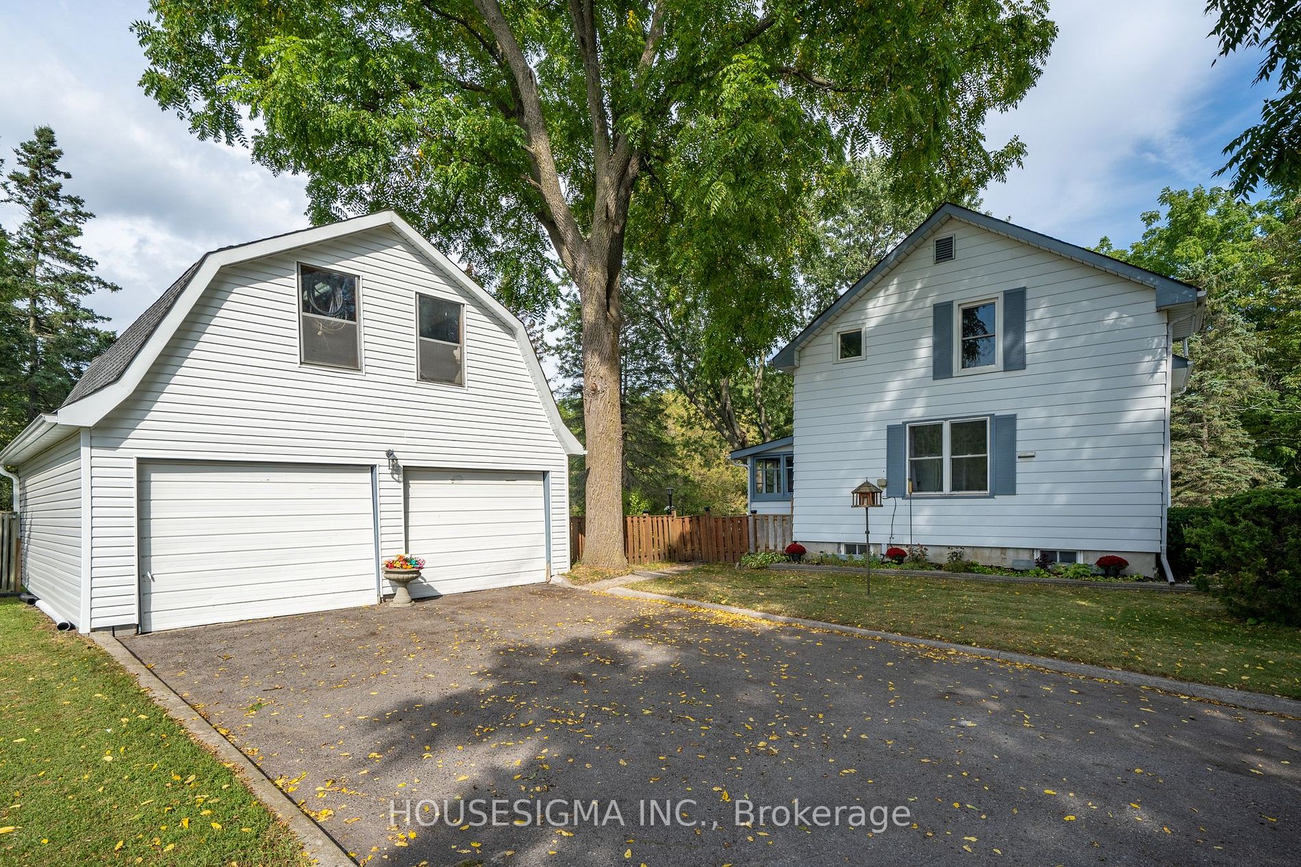 2078 Hwy 2 W