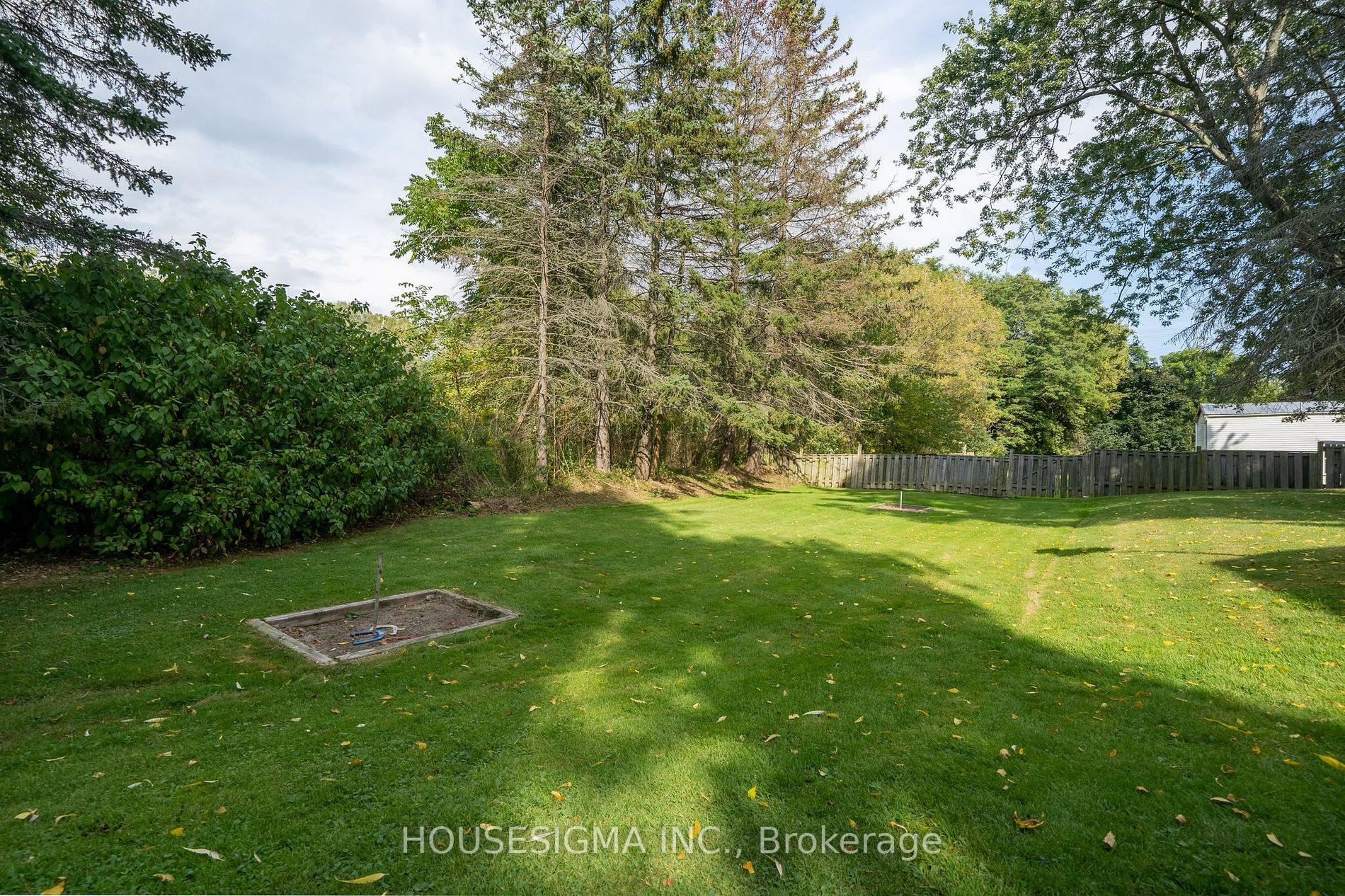 2078 Hwy 2 W